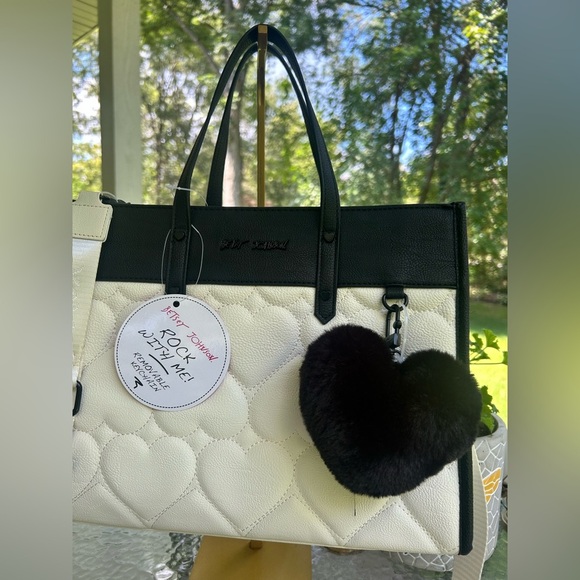 NWT-Betsey Johnson’s- ROCK WITH ME Black and Cream Heart Satchel/purse/tote - Picture 2 of 5